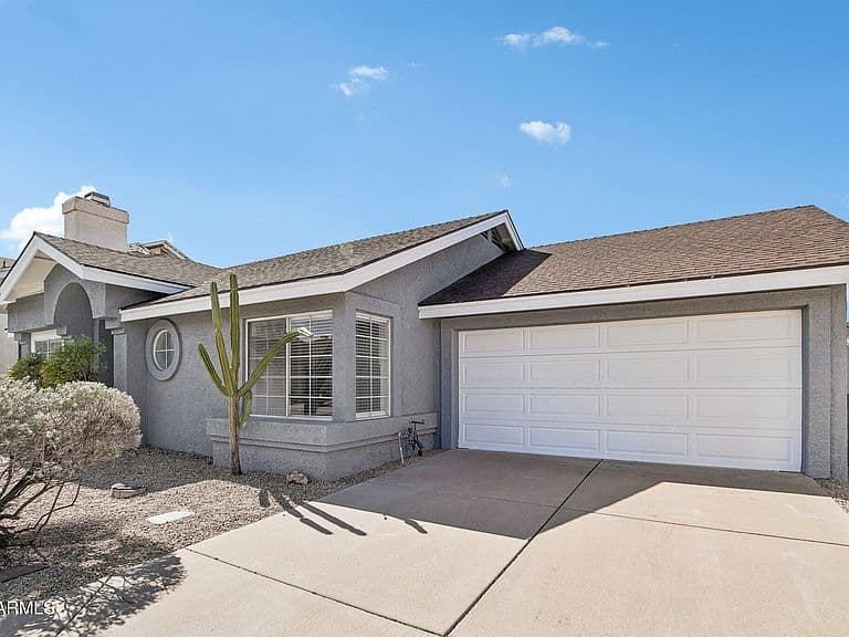 1029 E ANNETTE Drive photo 2
