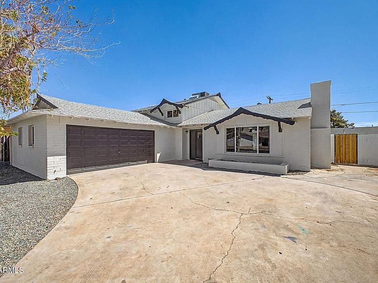 4529 W BERRIDGE Lane photo 2