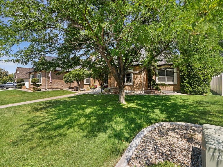 881 Morning Sun Dr photo 3