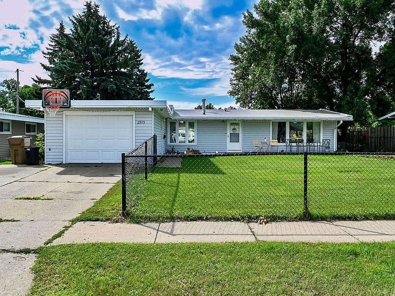 2513 W Central Ave photo 1