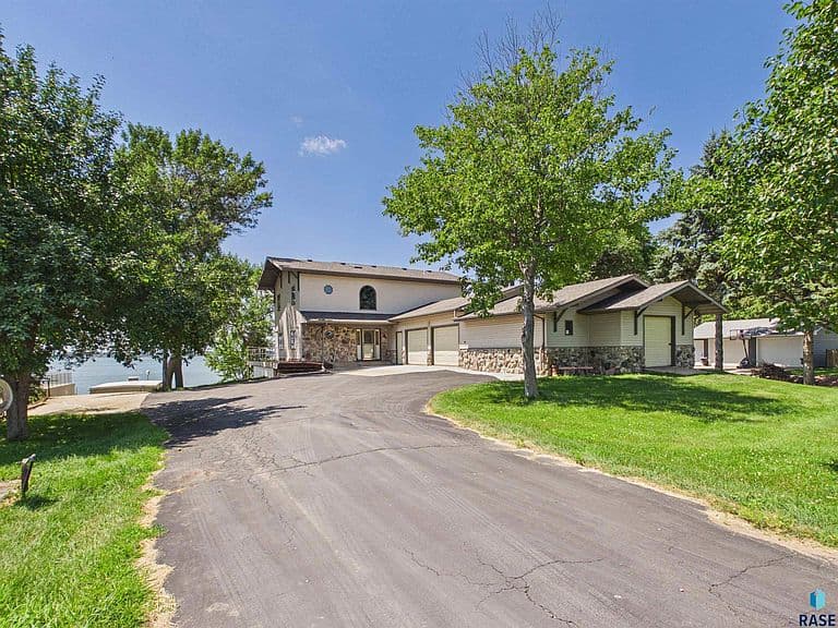 6797 Zimmerman Dr photo 1