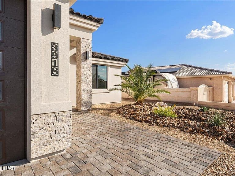 3918 Lunar Dr photo 5