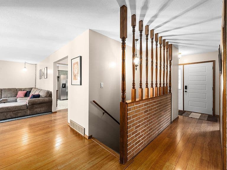 5712 W Walden Dr photo 3