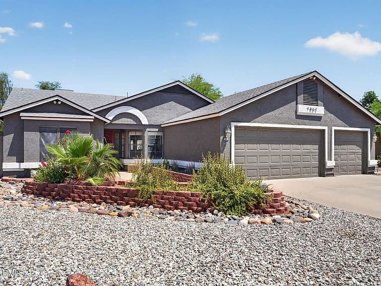 7862 W CHERYL Drive photo 1
