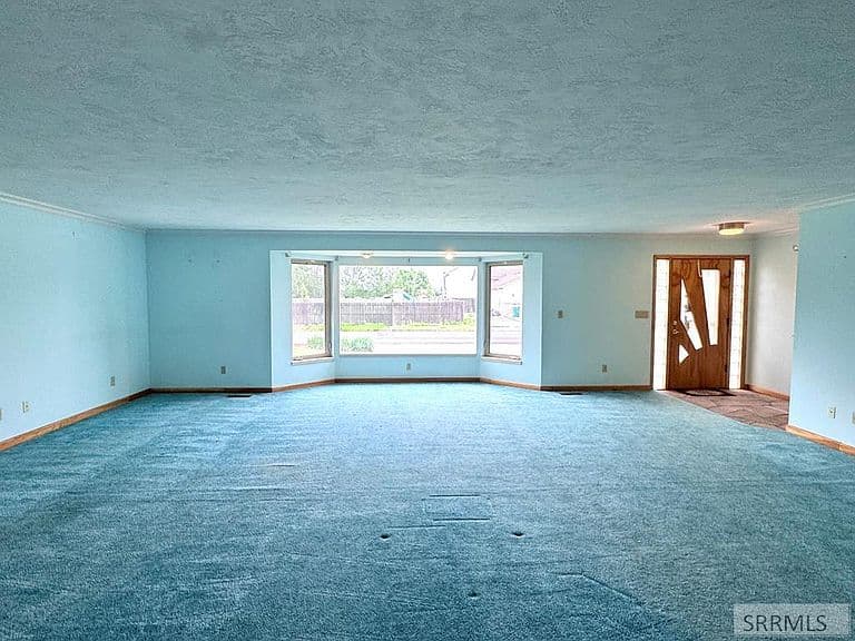 3839 E 12 N photo 3