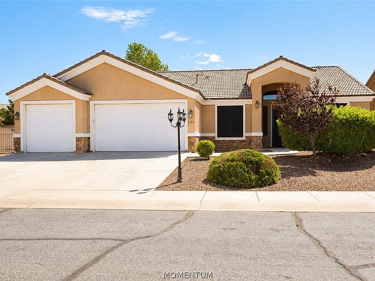 2086 Buena Vista Drive photo 3