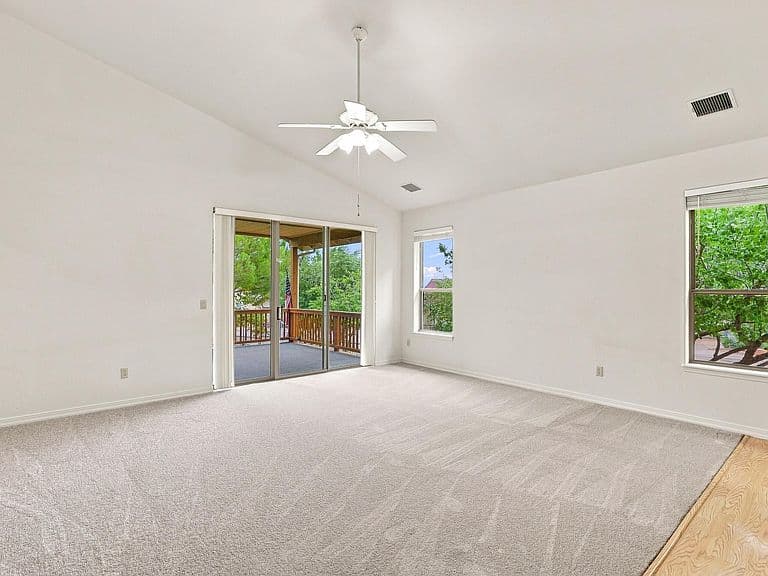 1119 S Mountain View Dr photo 5