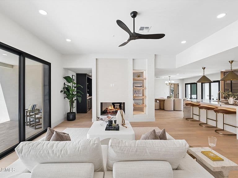 10905 E Tierra Drive photo 5