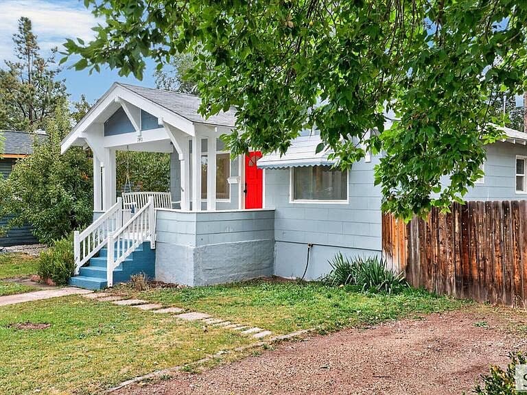 140 S 13th Ave photo 4