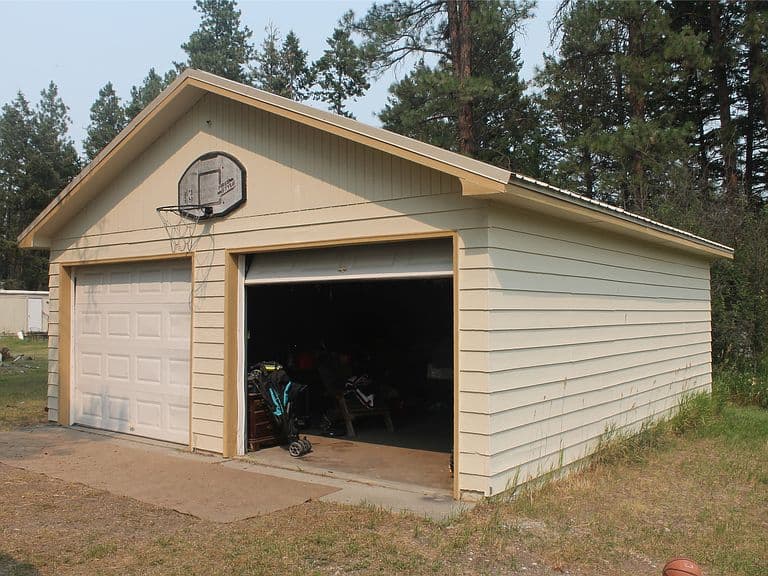 437 Maple Dr photo 3