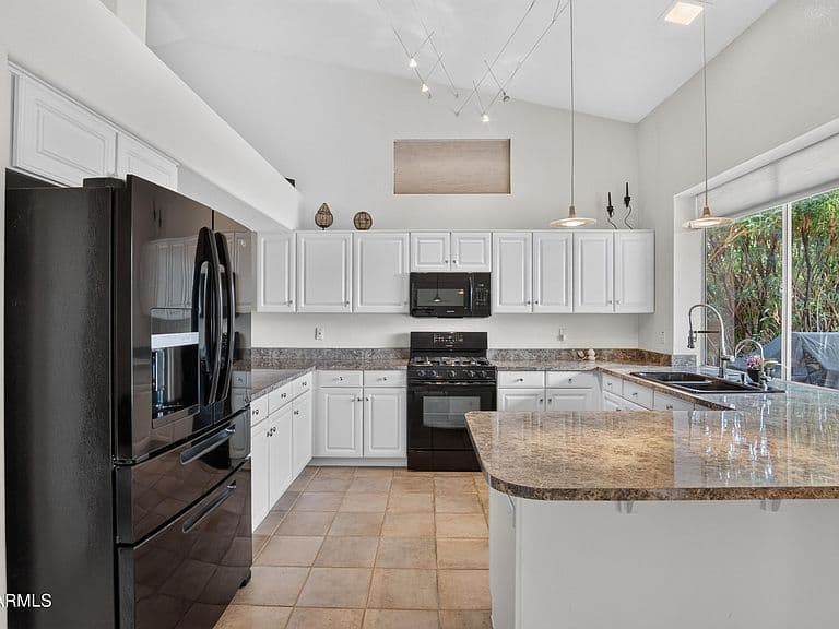 5680 W PARK Avenue photo 2