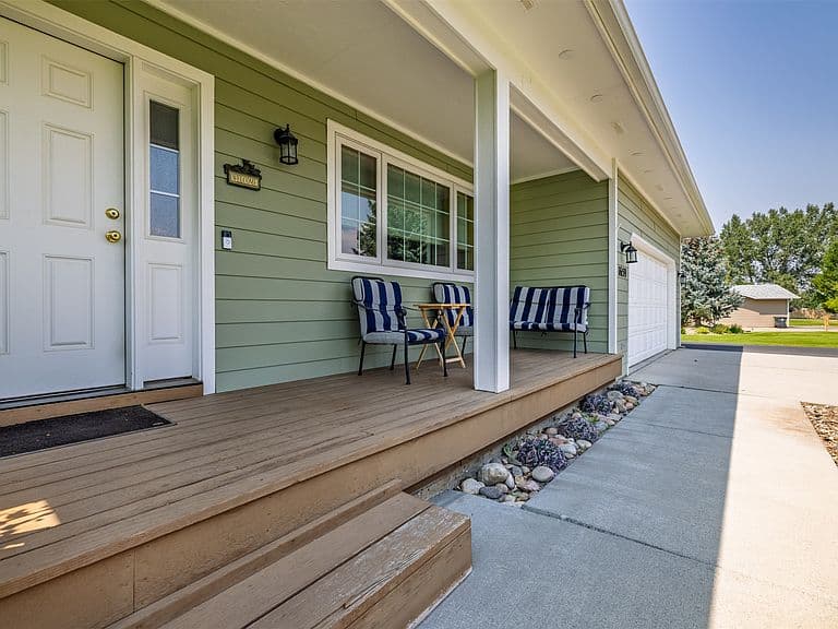 1659 Regal Dr photo 4