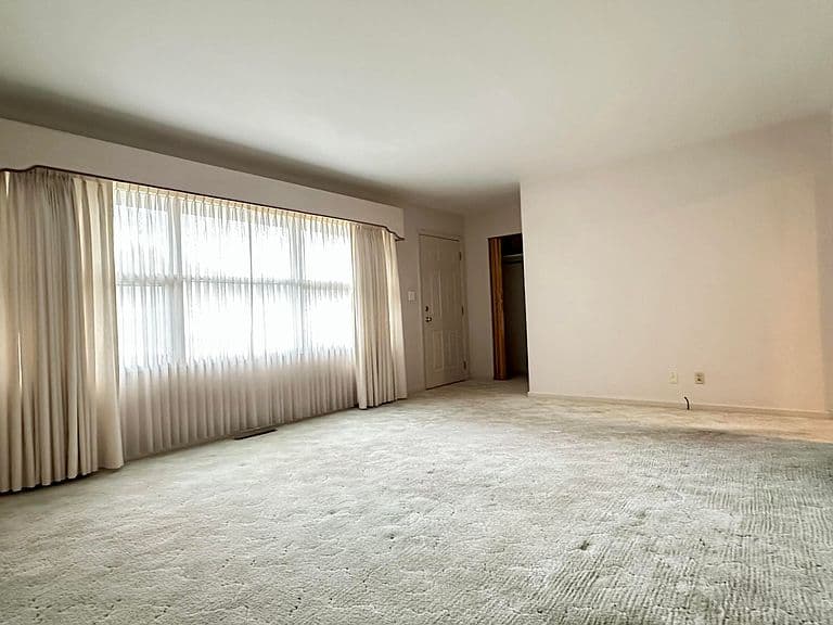 310 S Harrison Ave photo 5