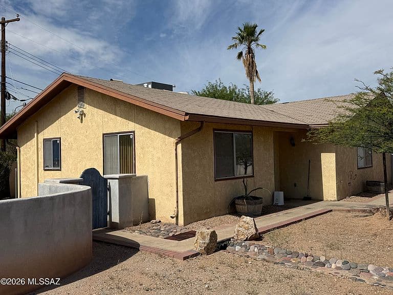 4086 E Montecito St photo 2
