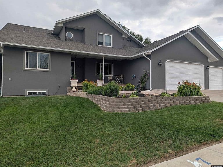 500 Upland Way photo 1