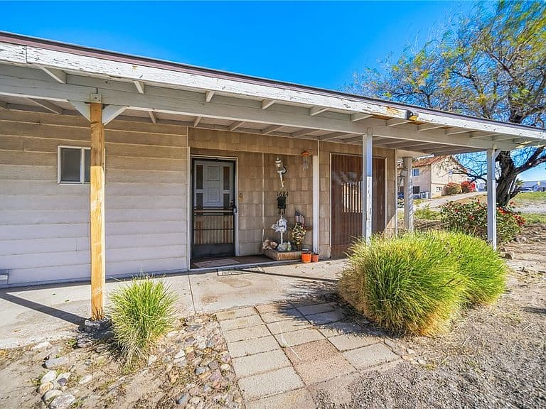 1684 Monte Vista Dr photo 3