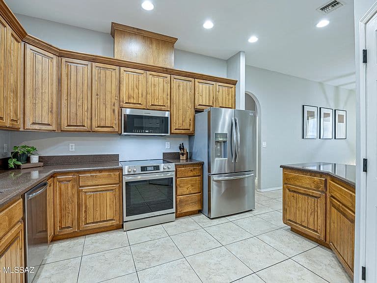 1 N Larkin Dr photo 2