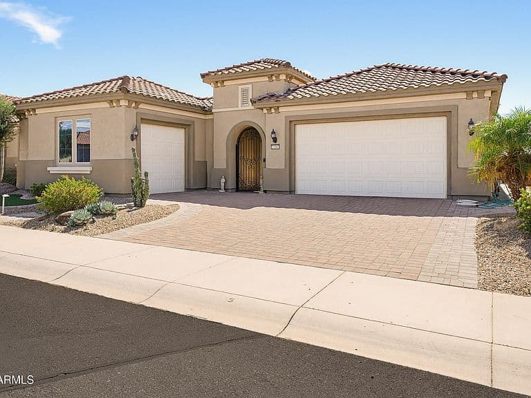 27587 W YUKON Drive photo 1