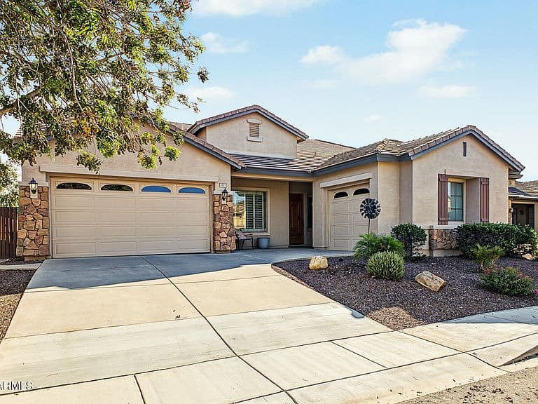 4177 S MARION Place photo 1