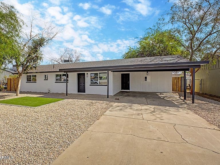 3909 W GRISWOLD Road photo 3