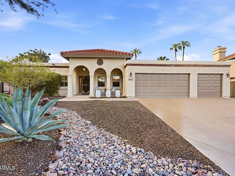 3846 E KERESAN Street photo 3