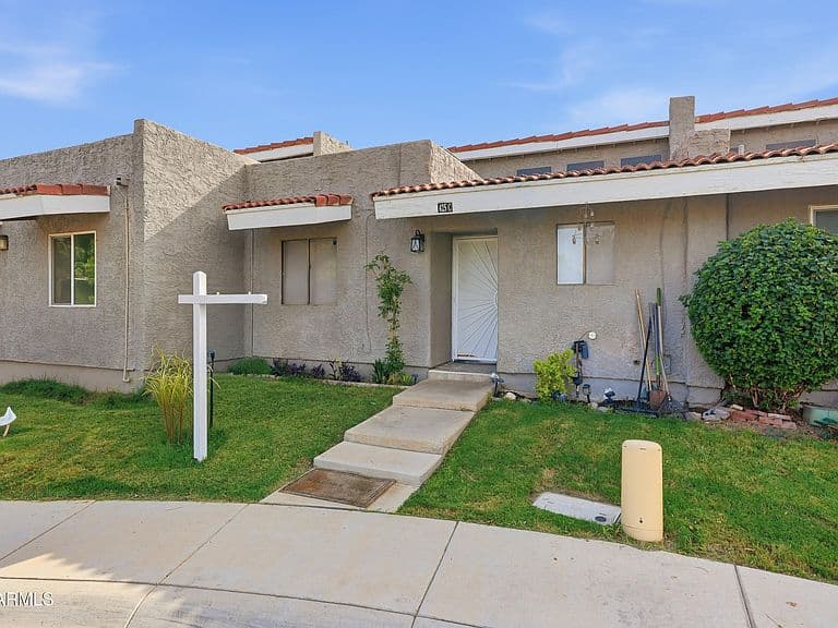 425 E CULLUMBER Avenue #C photo 2