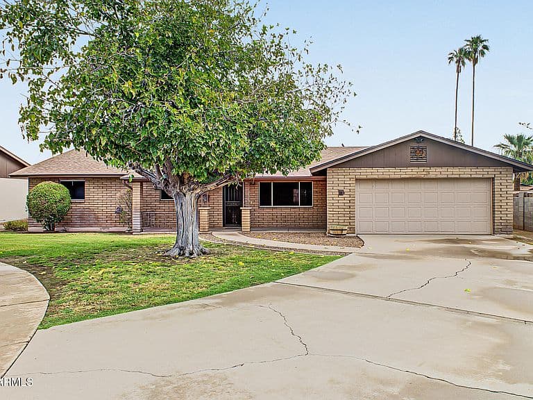 700 N KAREN Drive photo 2