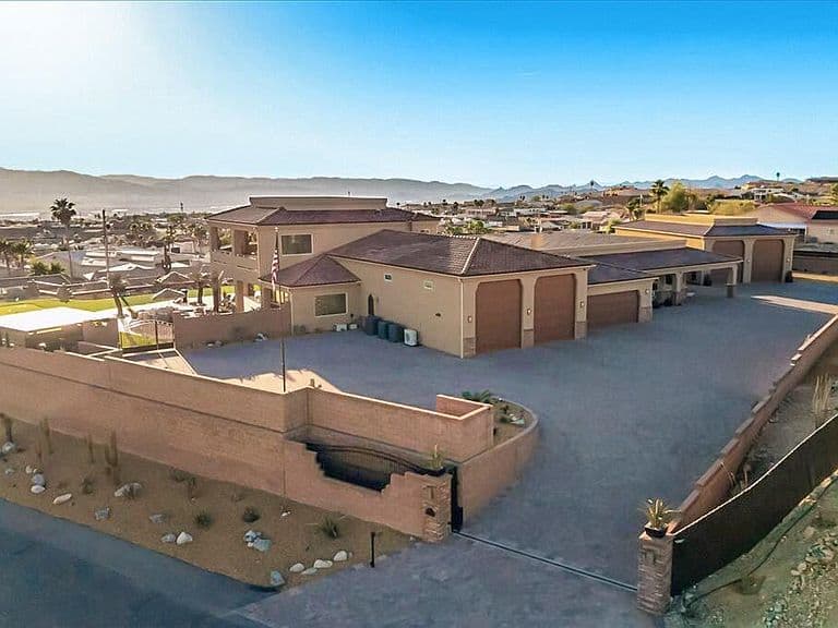 3951 Powderhorn Dr photo 1