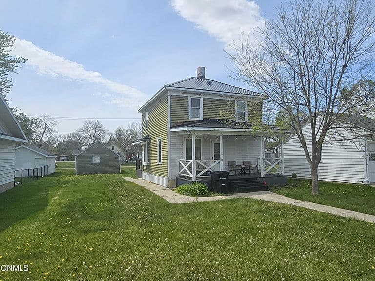 210 S 9th St photo 1
