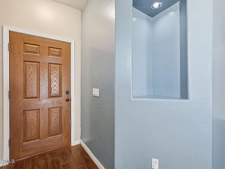 44106 W KRAMER Lane photo 4