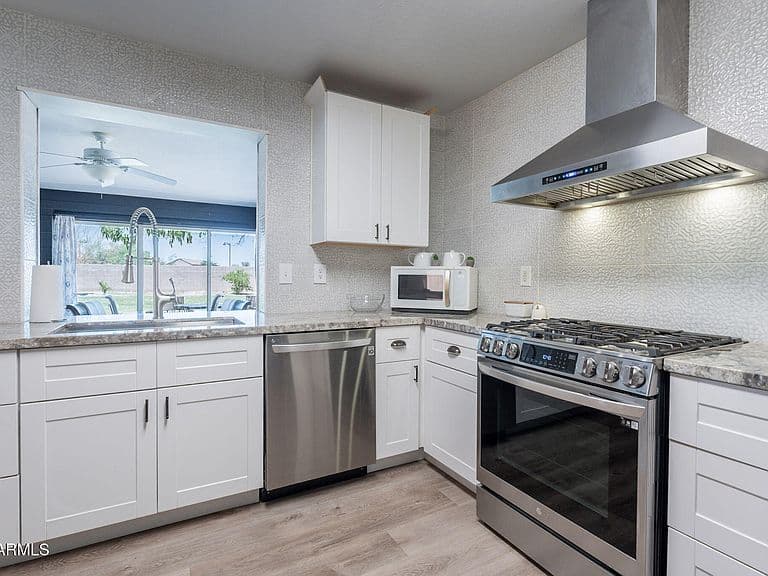 21188 N DUNCAN Drive photo 5