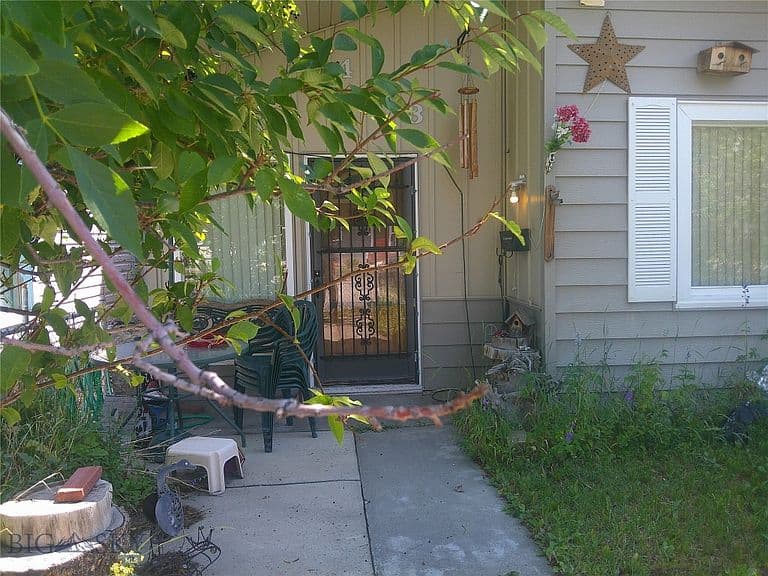 423 Alder St photo 3