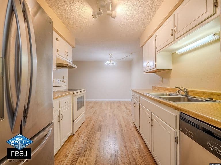 4400 S Poplar St Unit 201D photo 4