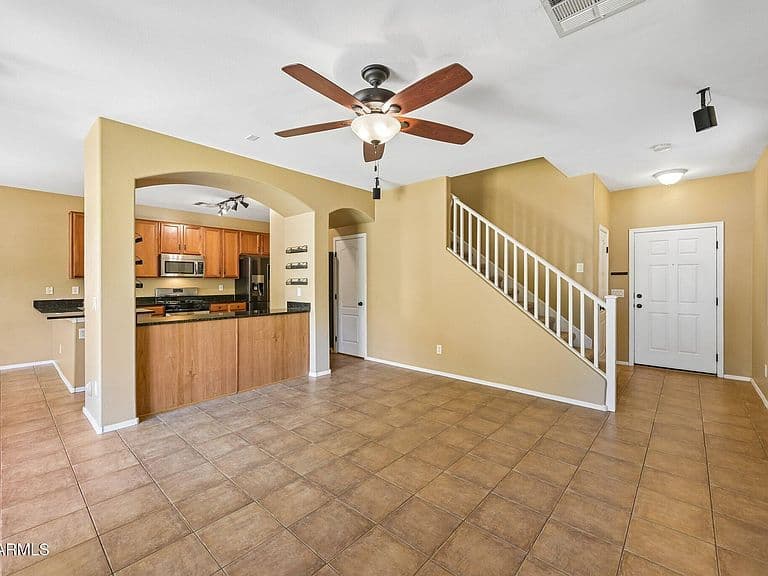 2330 E PECAN Road photo 3