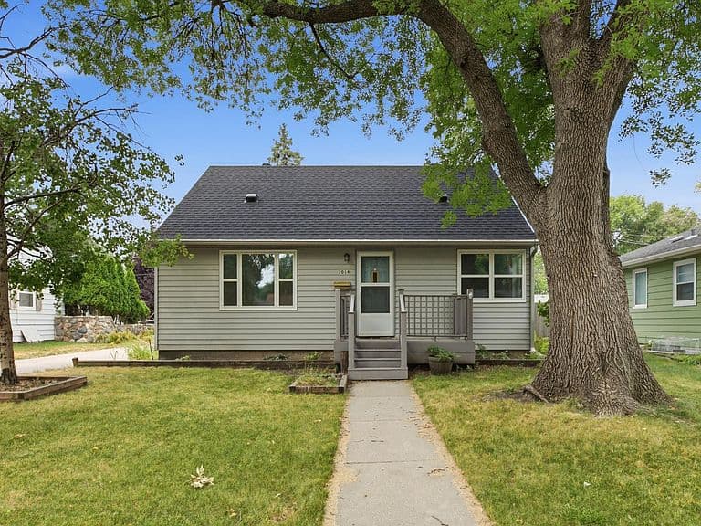2018 8th St N photo 1