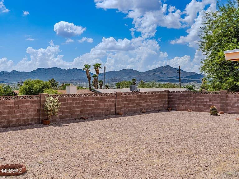 6889 N De Chelly Loop photo 1
