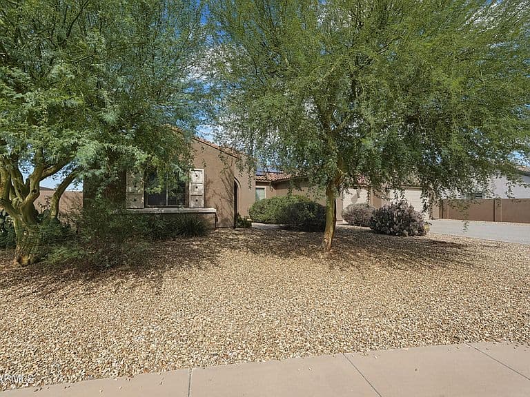 18428 W MONTEBELLO Avenue photo 4
