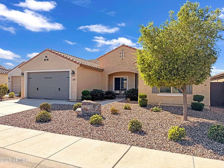 3848 N HUNTINGTON Drive photo 2