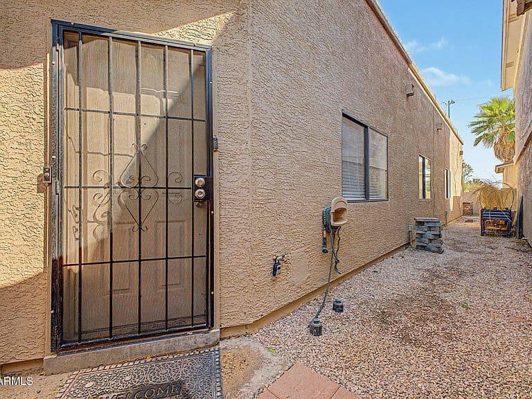 743 E PEPPER Drive photo 5
