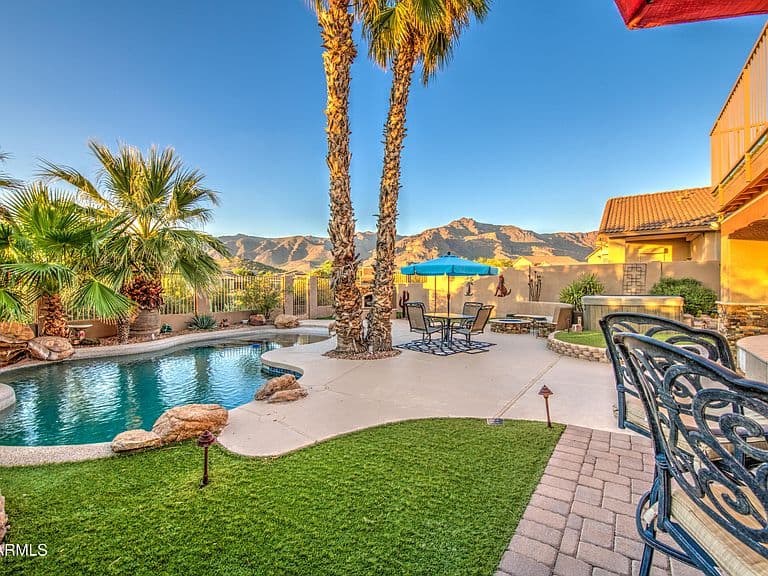 4256 S CELEBRATION Drive photo 2