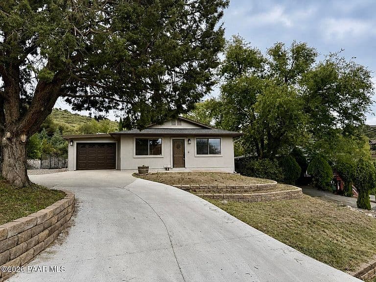 1320 N Lois Dr photo 1