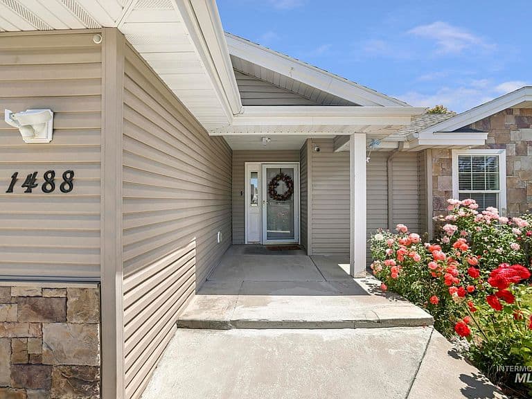 1488 Northern Pine Dr photo 3
