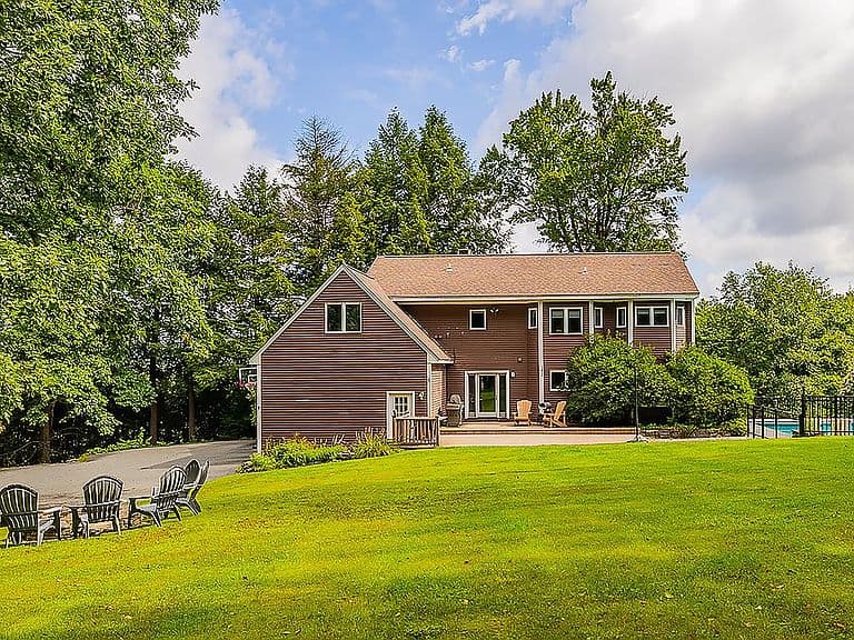 8 Wellington Cir photo 1