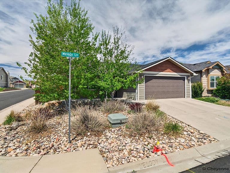 1026 Melody Ln photo 2