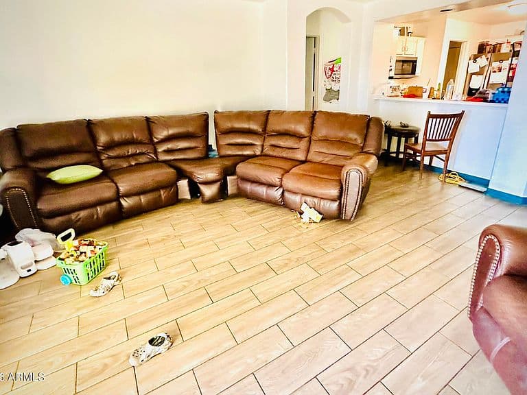 7567 W PASADENA Avenue photo 3