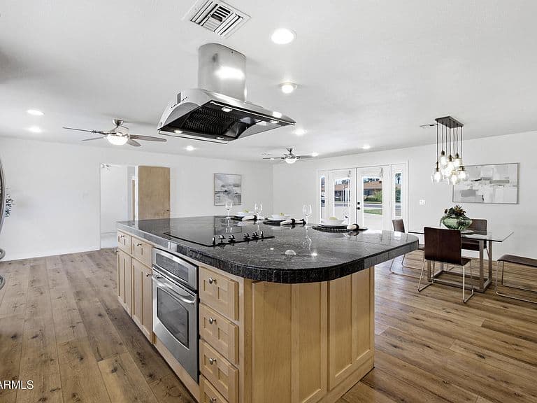 3312 E Flower Street photo 3