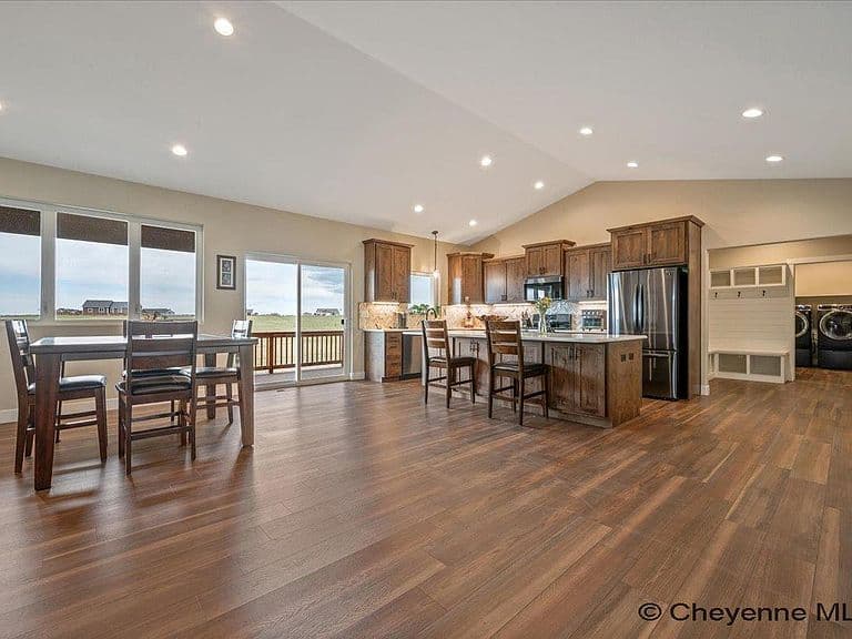 2371 Silver Gate Way photo 3