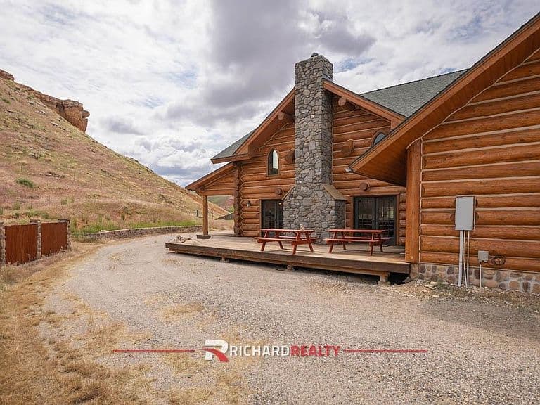 1727 Hwy 14 E photo 4