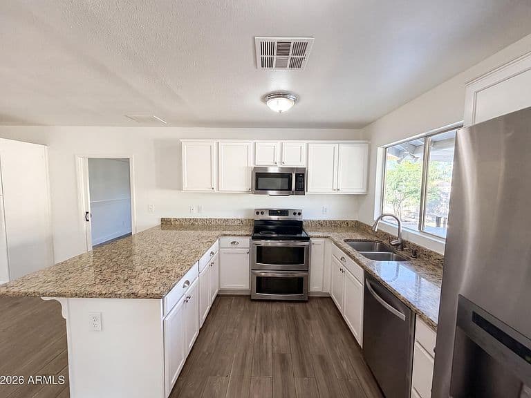 7120 W LEITH Lane photo 2