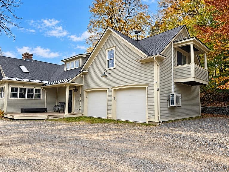8 Range Road photo 3